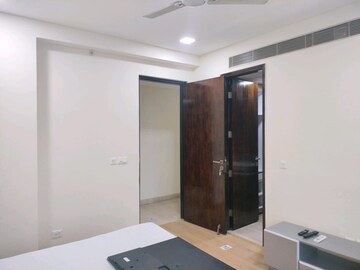 Room in 4 BHK Apartment at Abw La Lagune, Sector 54 – for Rent