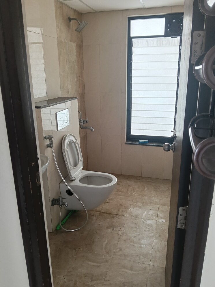 Bathroom, duville-riverdale-heights 1 Bedroom 890 Sq.Ft. Apartment In Kharadi Pune 9250994