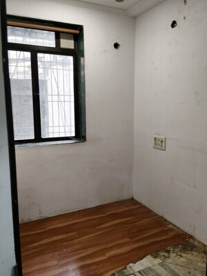 Room in  Office Space at Naupada – for Rent