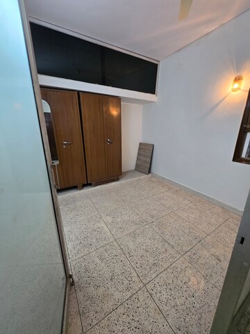 Room in 2 BHK Builder Floor at Lajpat Nagar I – for Rent
