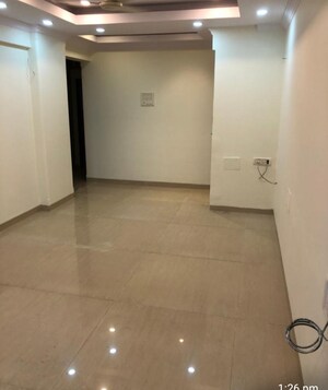 Room in 2 BHK Apartment at Oakland Park, Andheri West – for Rent