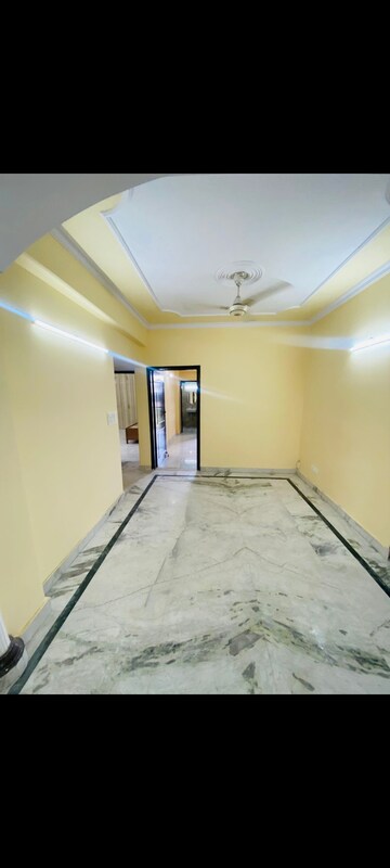 Living Room in 3 BHK Apartment at Sector 4 Dwarka – for Rent