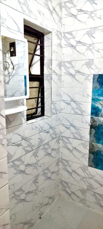 Bathroom in 1.5 BHK Apartment at Sector 14 Dwarka – for Rent