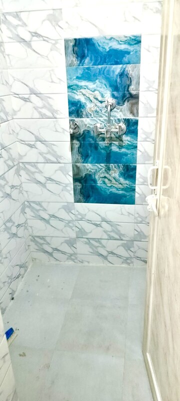 Bathroom in 1.5 BHK Apartment at Sector 14 Dwarka – for Rent