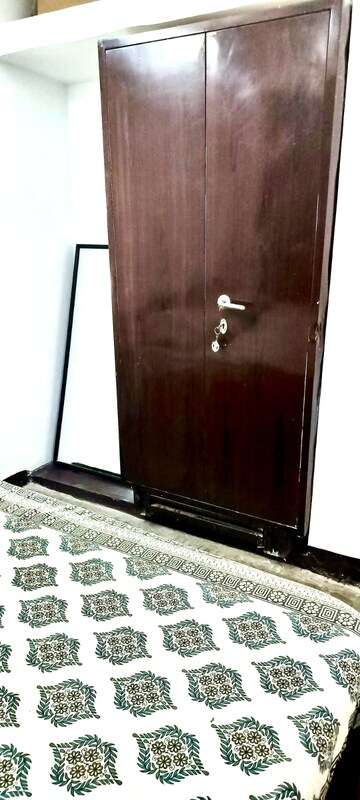 Bedroom in 1.5 BHK Apartment at Sector 14 Dwarka – for Rent