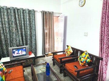 Living Room in 1.5 BHK Apartment at Sector 14 Dwarka – for Rent