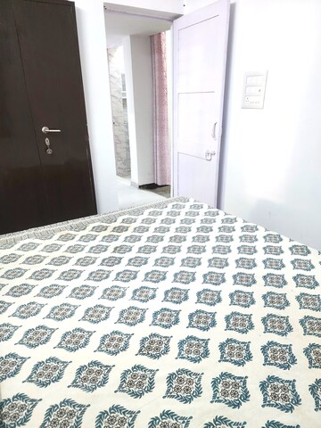 Bedroom in 1.5 BHK Apartment at Sector 14 Dwarka – for Rent