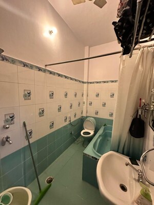 Attached Bathroom in 6 BHK Independent House at Indira Nagar – for Sale