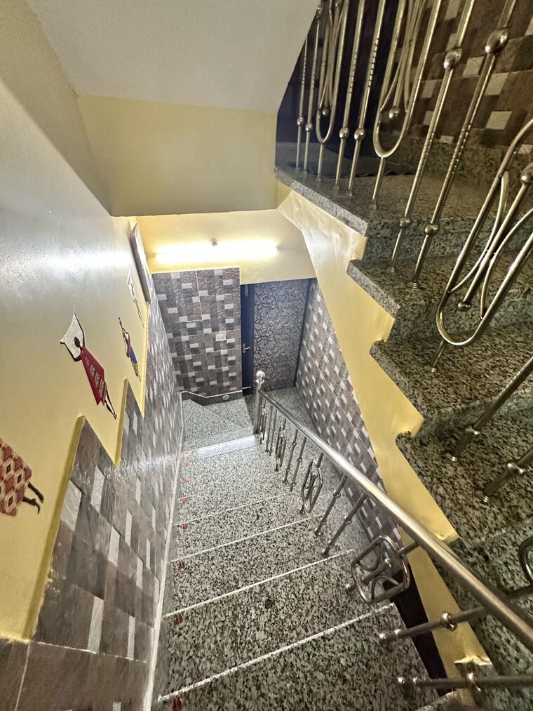 undefined, indira nagar 6 Bedroom 4300 Sq.Ft. Independent House In Indira Nagar Lucknow 9251001