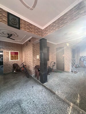 Parking in 6 BHK Independent House at Indira Nagar – for Sale