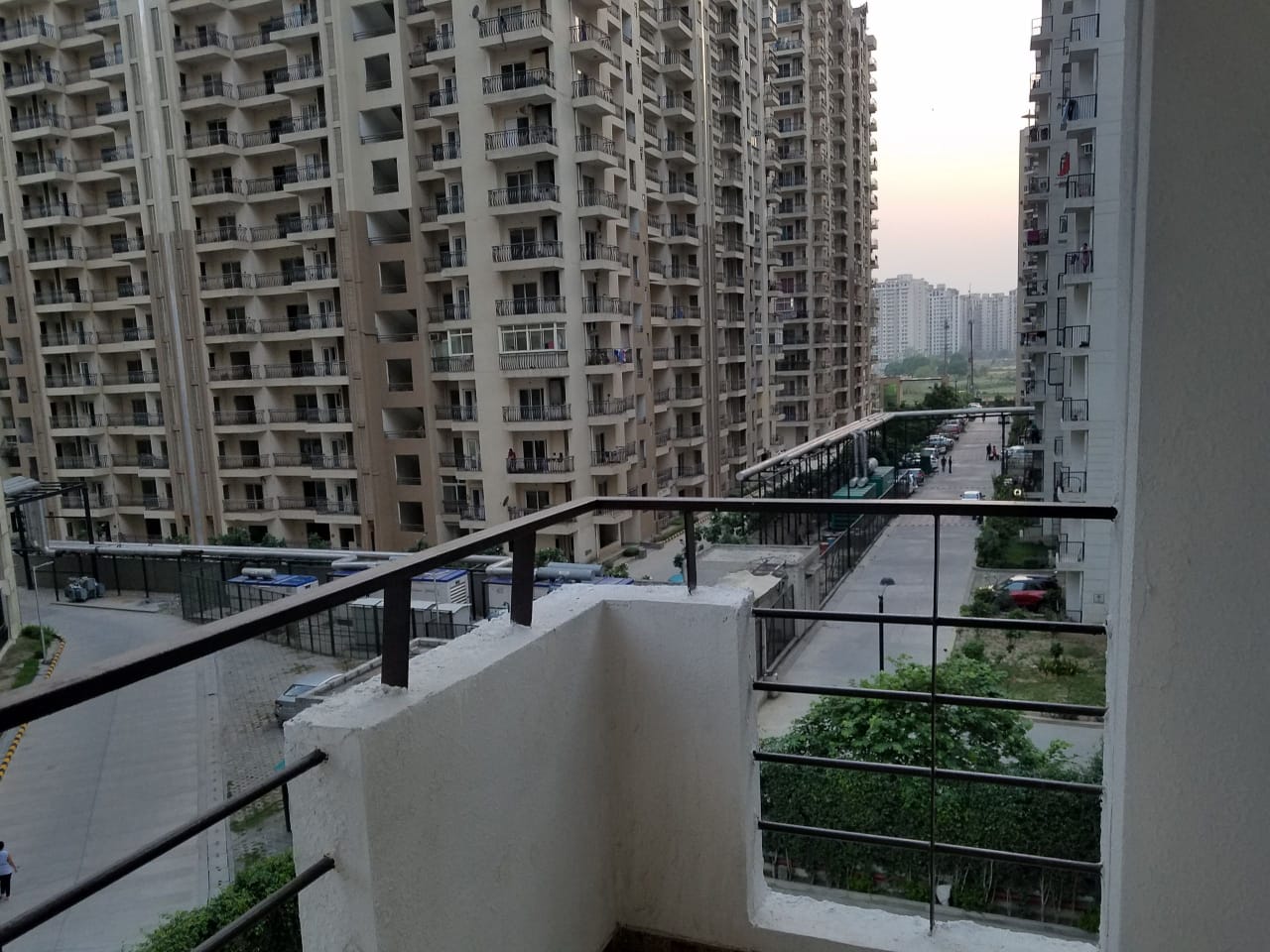 3 BHK 1470 Sq.Ft. Apartment in Express Zenith