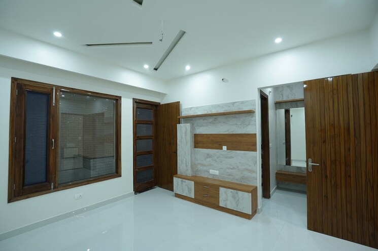 Room, lohgarh 4 Bedroom 200 Sq.Yd. Villa In Lohgarh Zirakpur 9251024