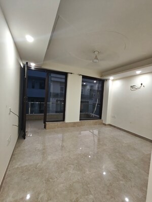 Room in 3 BHK Builder Floor at Sushant Lok 2, Sector 57 – for Rent