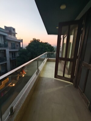 Balcony in 3 BHK Builder Floor at Sushant Lok 2, Sector 57 – for Rent