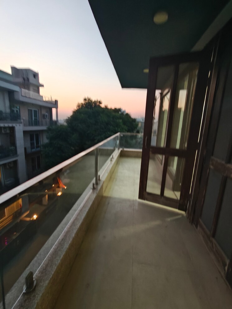 Balcony, sushant-lok-2 3 Bedroom 180 Sq.Yd. Builder Floor In Sector 57 Gurgaon 9251046