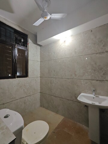 Kitchen in 2.5 BHK Builder Floor at Ansal Sushant Lok I, Sector 43 – for Rent
