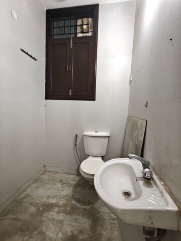 Bathroom in 2.5 BHK Builder Floor at Ansal Sushant Lok I, Sector 43 – for Rent