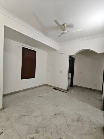 Room in 2.5 BHK Builder Floor at Ansal Sushant Lok I, Sector 43 – for Rent