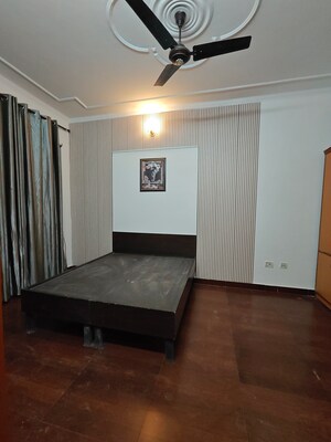 Room in 2 BHK Builder Floor at Ansal Sushant Lok I, Sector 43 – for Rent