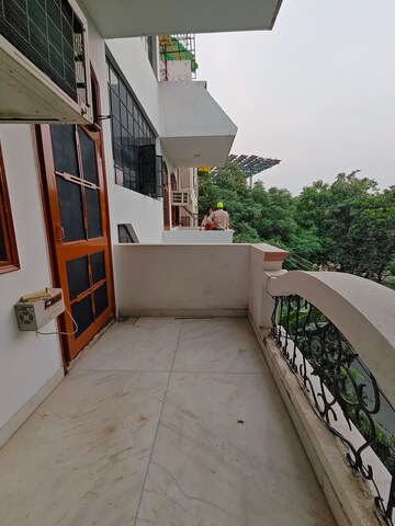 Balcony in 2 BHK Builder Floor at Ansal Sushant Lok I, Sector 43 – for Rent