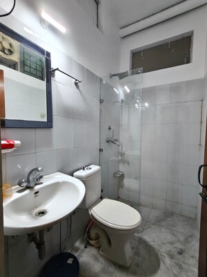 Bathroom in 2 BHK Builder Floor at Ansal Sushant Lok I, Sector 43 – for Rent