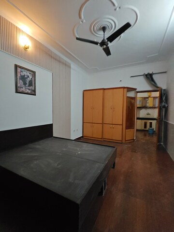 Room in 2 BHK Builder Floor at Ansal Sushant Lok I, Sector 43 – for Rent