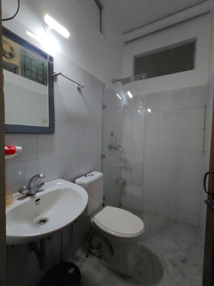 Bathroom, ansal-sushant-lok-i 2 Bedroom 300 Sq.Yd. Builder Floor In Sector 43 Gurgaon 9251072