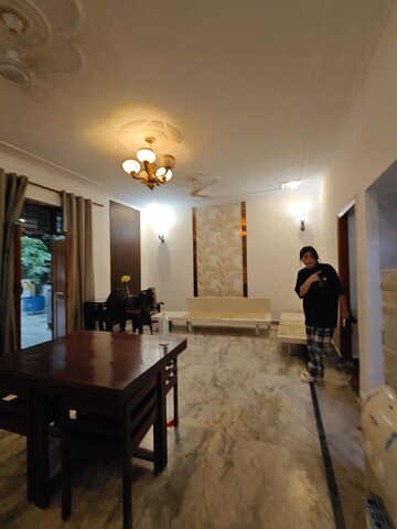 Living Room in 2 BHK Builder Floor at Ansal Sushant Lok I, Sector 43 – for Rent