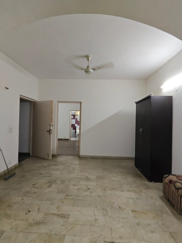Living Room, sector 43 2 Bedroom 300 Sq.Yd. Builder Floor In Sector 43 Gurgaon 9251080