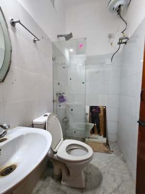 Bathroom in 2 BHK Builder Floor at Sector 43 – for Rent