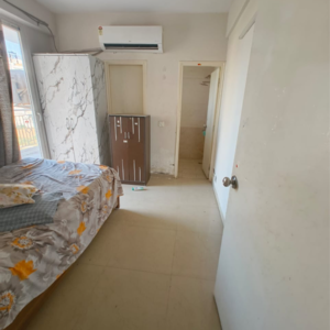 Building Lobby in 1 BHK Apartment at Shree Vardhman Green Court, Sector 90 – for Rent