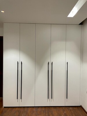 Building Lobby in 4 BHK Apartment at Shalimar Nest, Vasant Kunj – for Sale