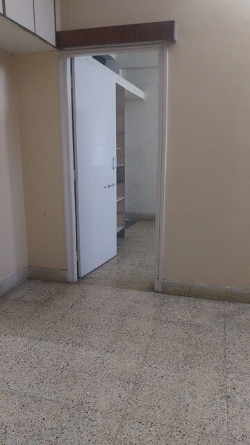 Room in 2 BHK Apartment at Sahil Apartment Anudh, Aundh – for Rent