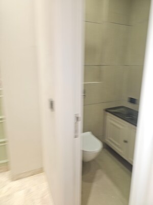 Furnished Amenities in 3 BHK Builder Floor at Surajmal Vihar – for Sale