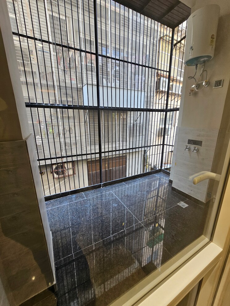 Balcony, surajmal vihar 3 Bedroom 1800 Sq.Ft. Builder Floor In Surajmal Vihar Delhi 9251168