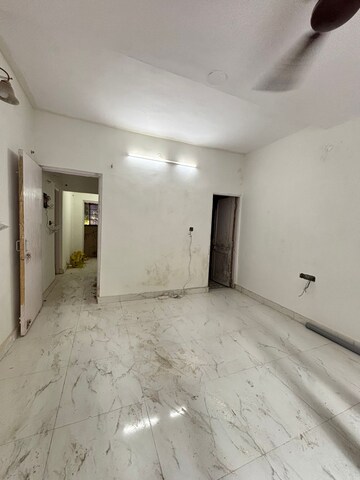 Room in 3 BHK Apartment at Vasant Kunj – for Rent