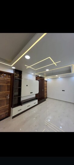 5 BHK + Pooja Room,Extra Room Builder Floor For Sale in Meremahakalji
