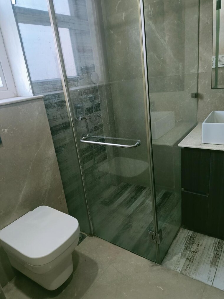 Bathroom, south extension ii 3 Bedroom 1850 Sq.Ft. Builder Floor In South Extension ii Delhi 9251172