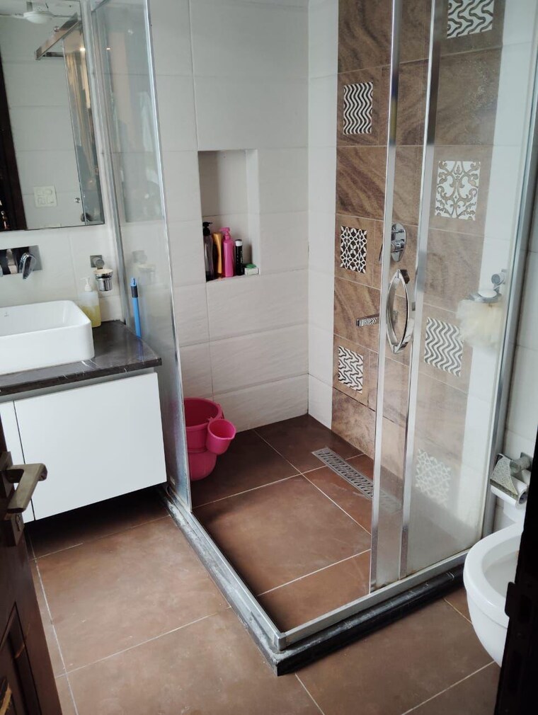 Bathroom, greater kailash ii 4 Bedroom 2450 Sq.Ft. Builder Floor In Greater Kailash ii Delhi 9251180
