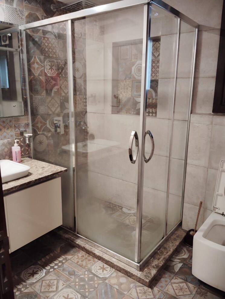 Bathroom, greater kailash ii 4 Bedroom 2450 Sq.Ft. Builder Floor In Greater Kailash ii Delhi 9251180