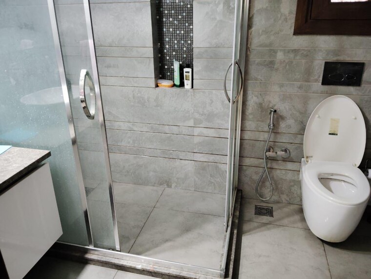 Bathroom, greater kailash ii 4 Bedroom 2450 Sq.Ft. Builder Floor In Greater Kailash ii Delhi 9251180