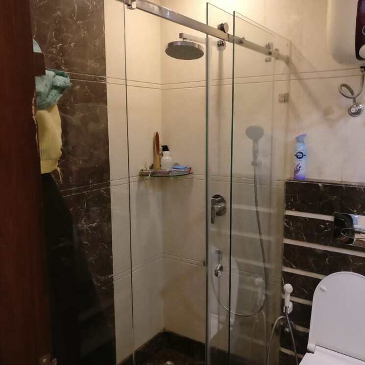 Bathroom, greater kailash i 3 Bedroom 1900 Sq.Ft. Builder Floor In Greater Kailash I Delhi 9251188