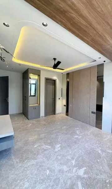 Room in 3 BHK Apartment at Chattarpur – for Rent