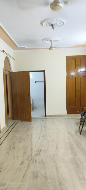 Room in 1 BHK Villa at RWA Apartments Sector 52, Sector 52 – for Rent
