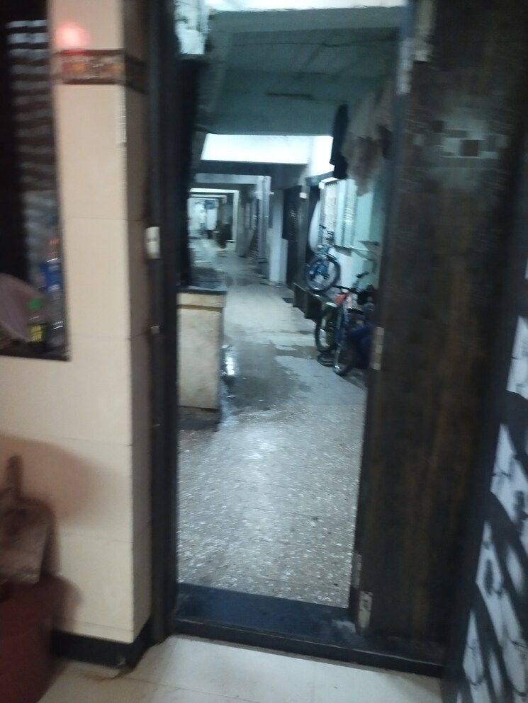  Parking, kurla west 1 Bedroom 450 Sq.Ft. Apartment In Kurla West Mumbai 9251262