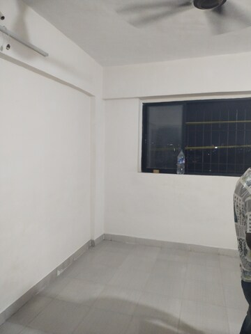 Room in 1 RK Apartment at Kurla West – for Rent