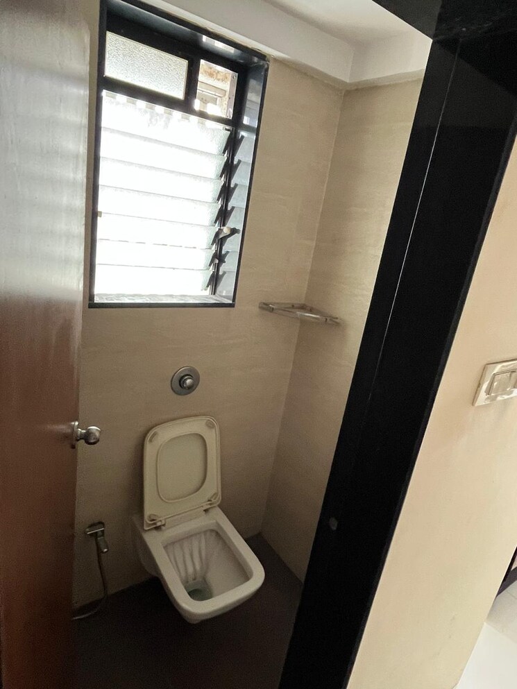Bathroom, chembur 1 Bedroom 450 Sq.Ft. Apartment In Chembur Mumbai 9251282