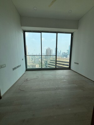 Room in 3 BHK Apartment at Happy Home Jade Garden, Bandra East – for Sale