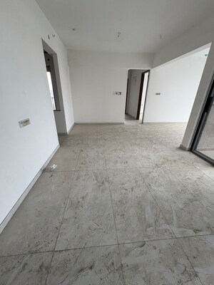 Room in 3 BHK Apartment at Hubtown Rising City, Ghatkopar East – for Sale