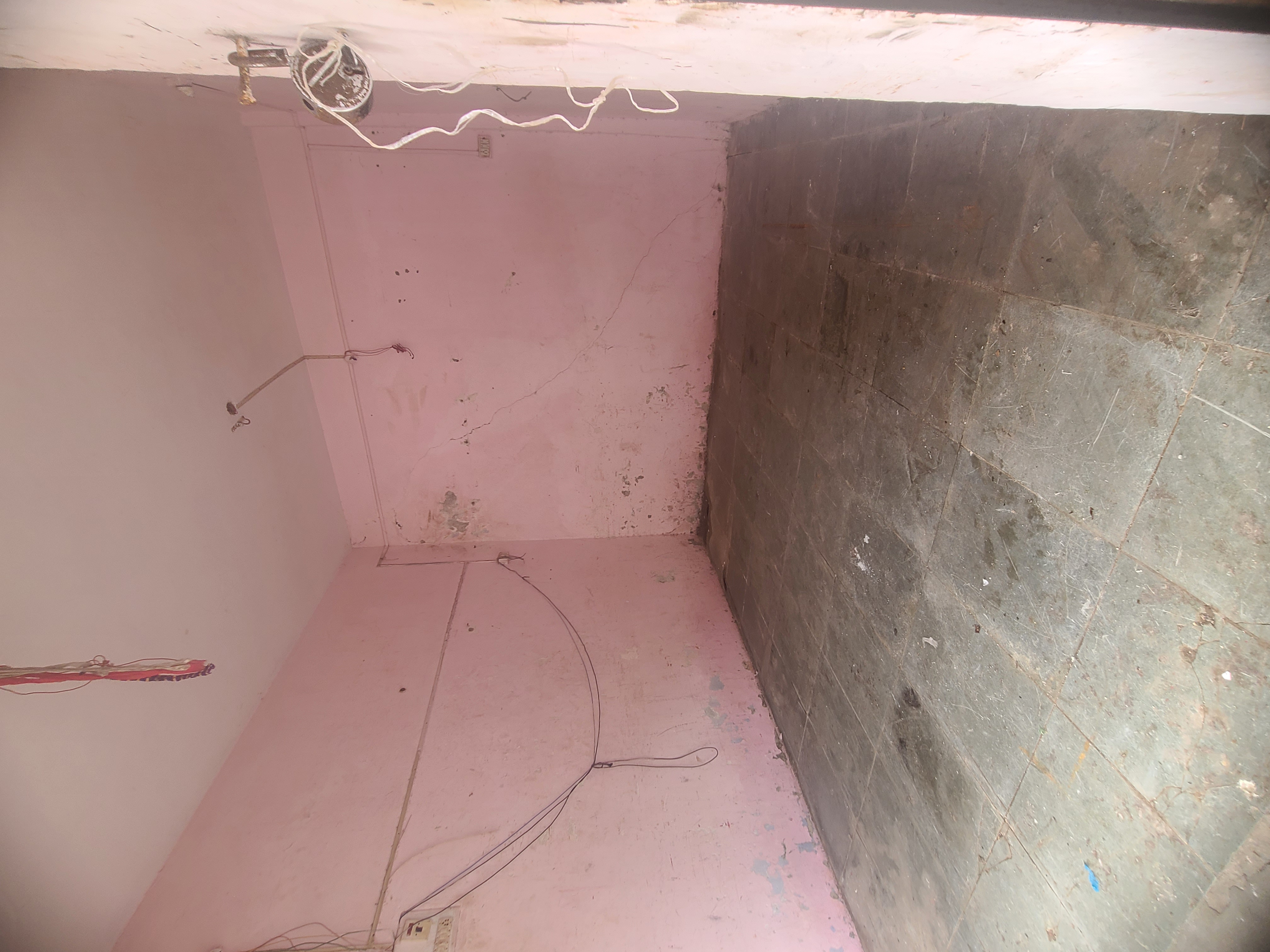 Retail Shop For Sale in Priti Apartment